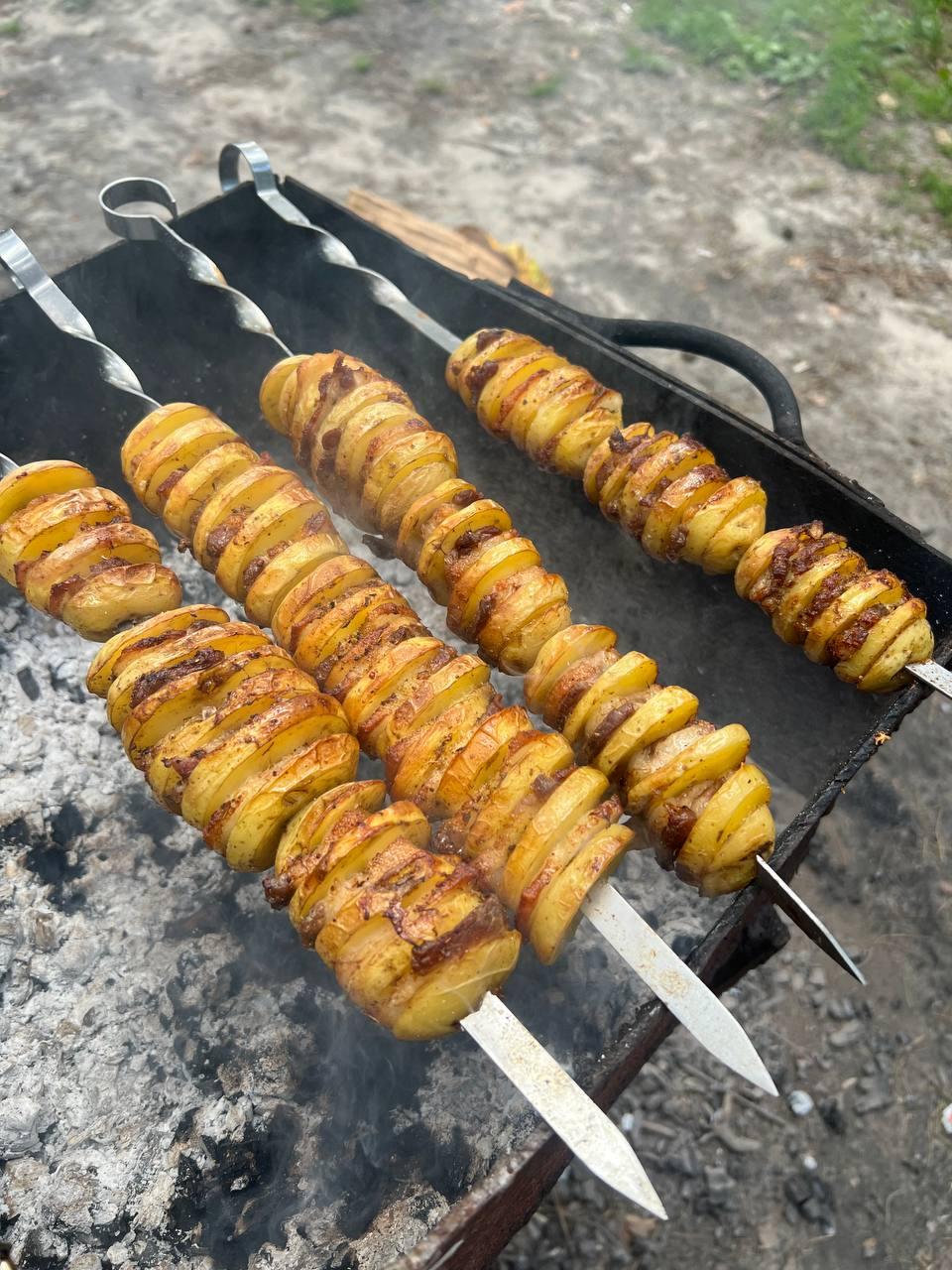 Картопля на мангалі