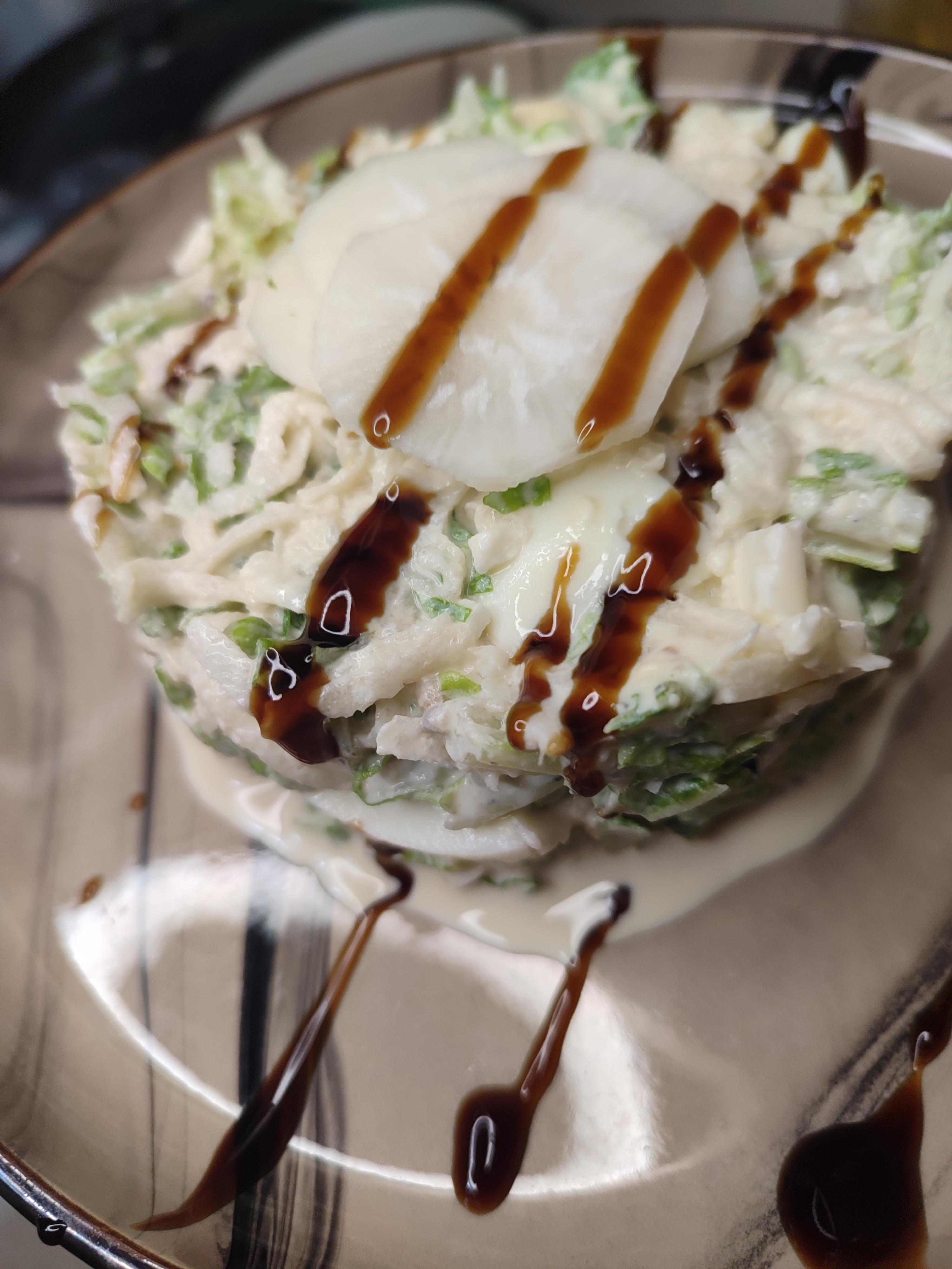 Салат з дайконом та пекінської капустою