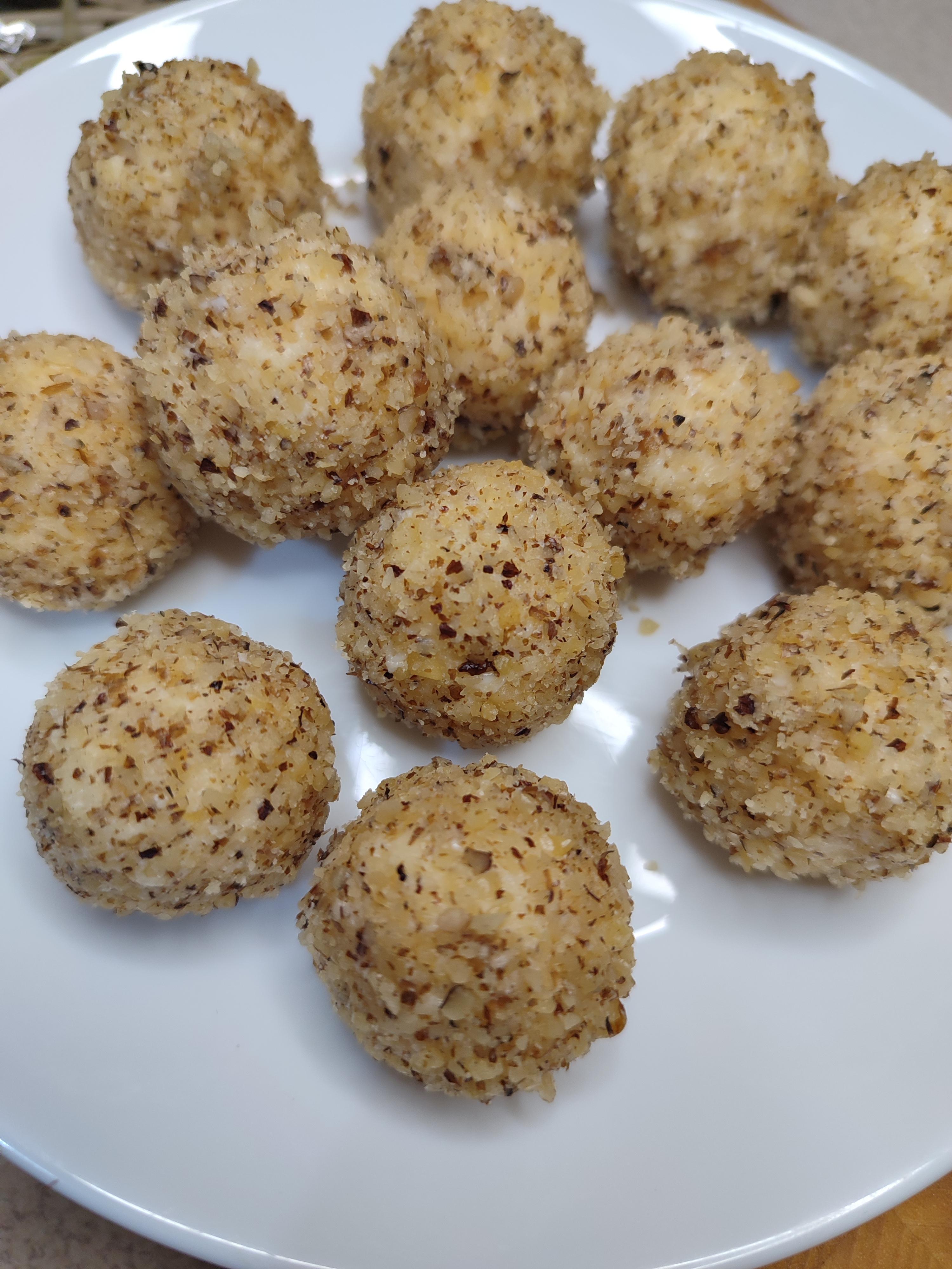 Закусочні сирні кульки