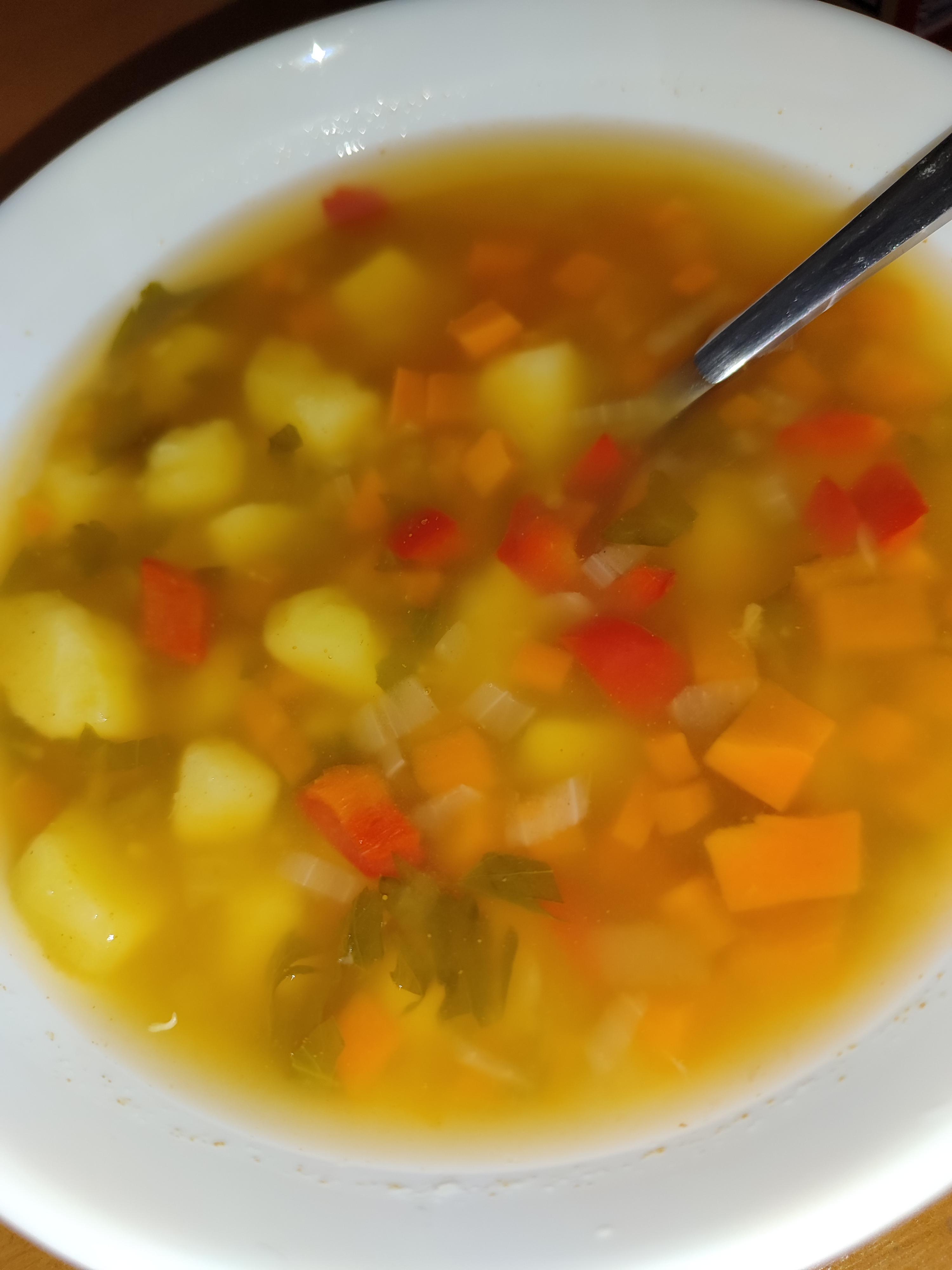 Пісний суп з сочевицею