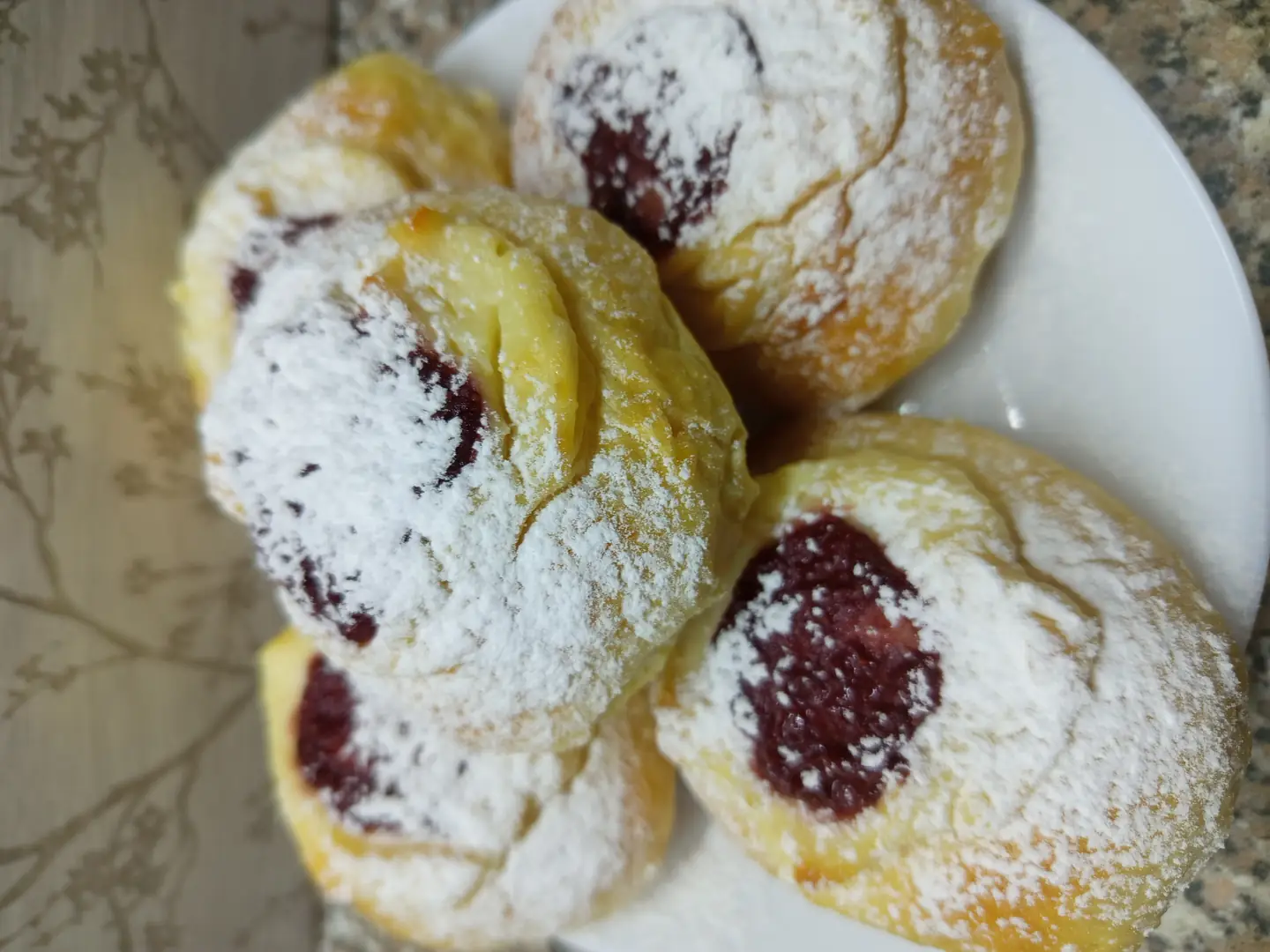 Ватрушки з полуницею