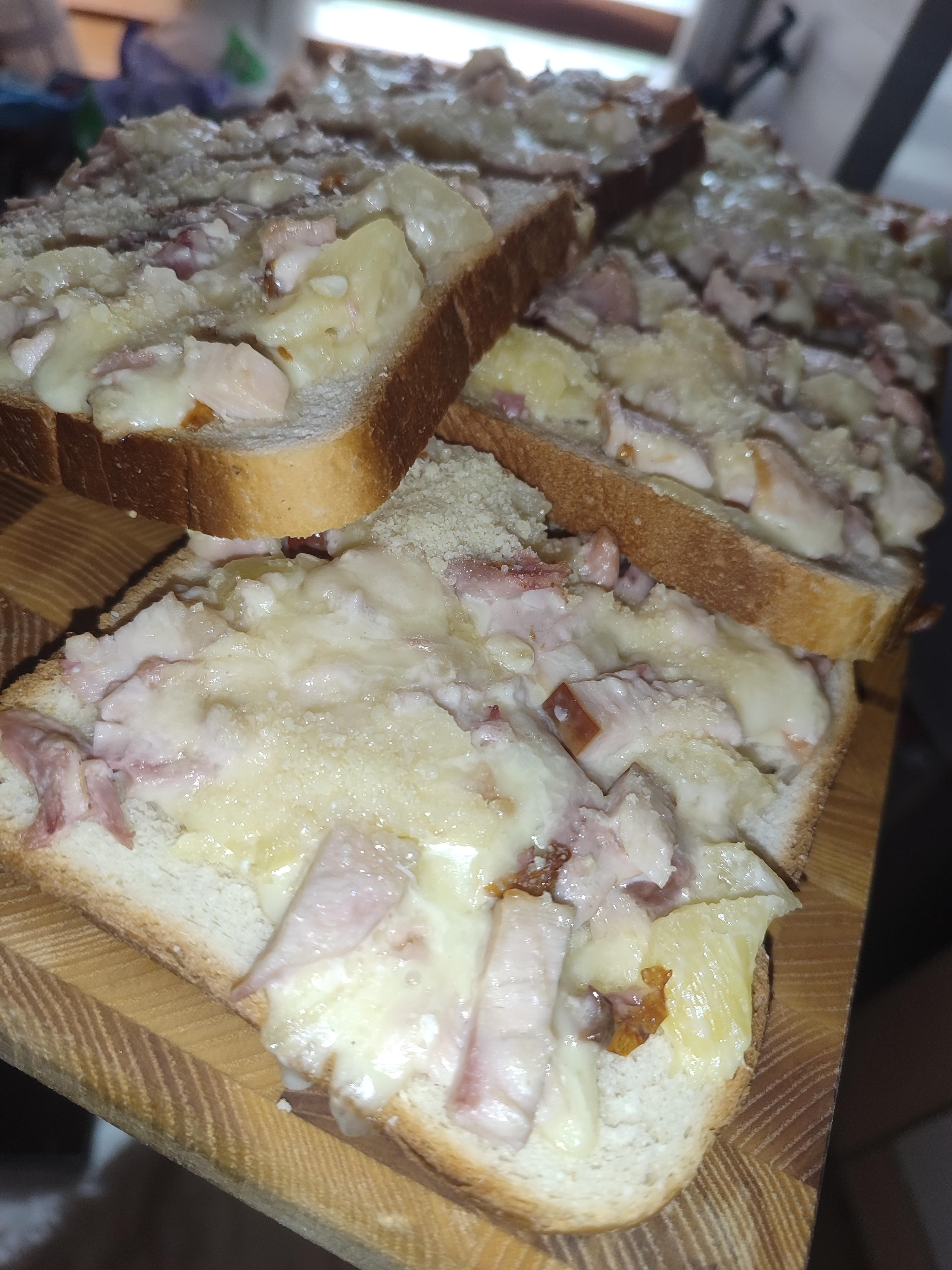 Гарячі бутерброди "Гавайські"