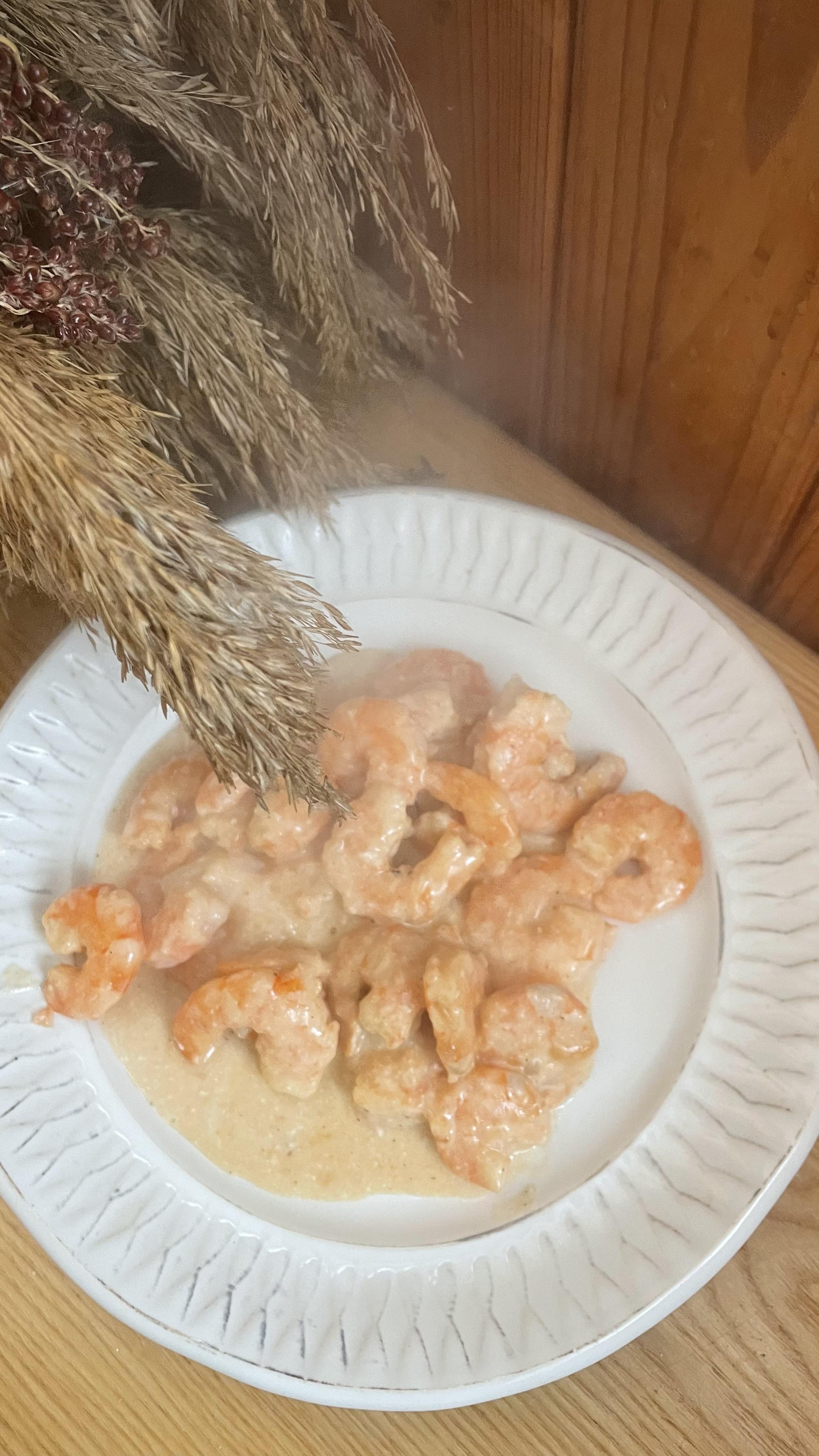 Креветки в  винно-вершковому соусі