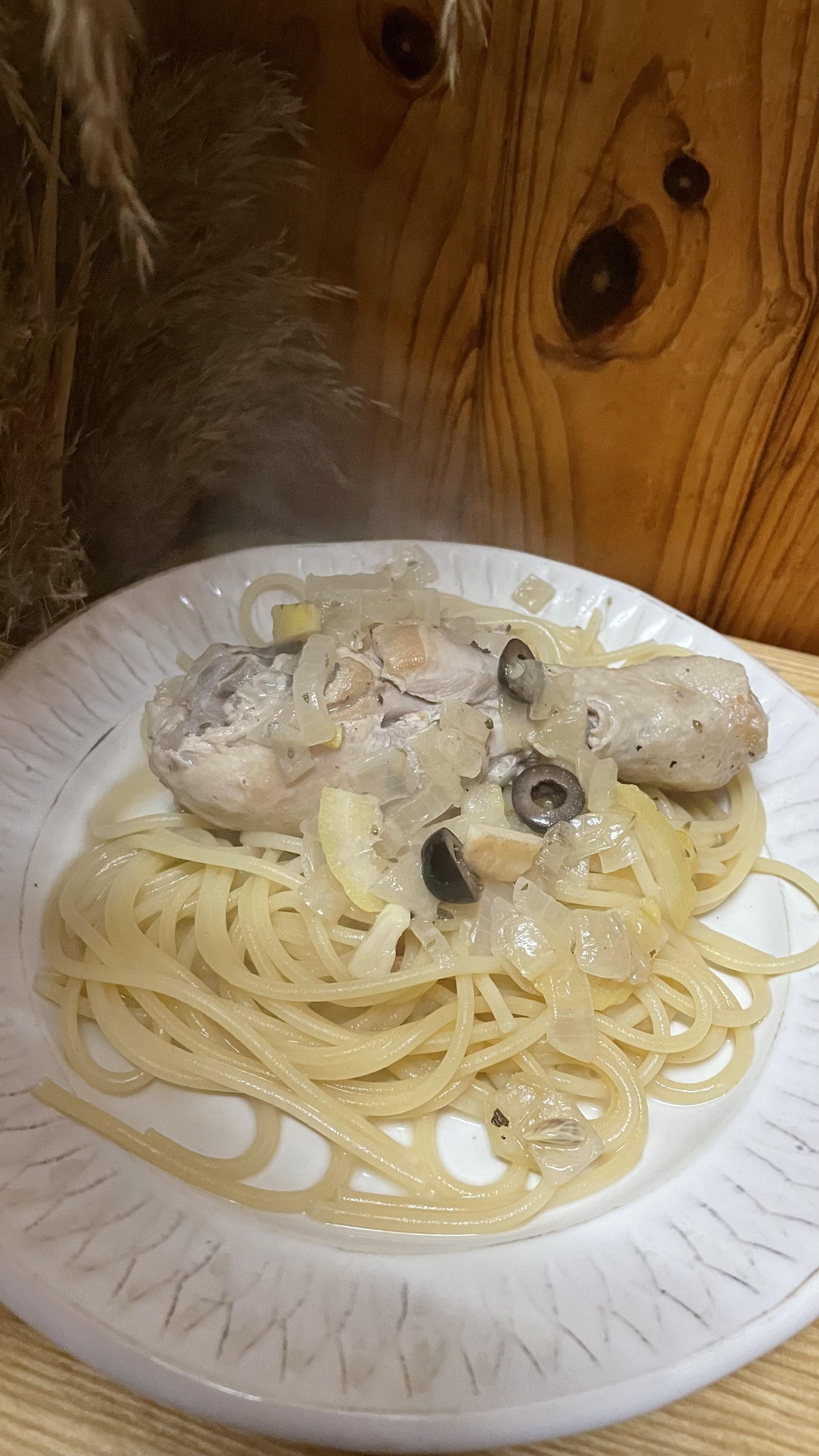 Курка з лимоном та маслинами