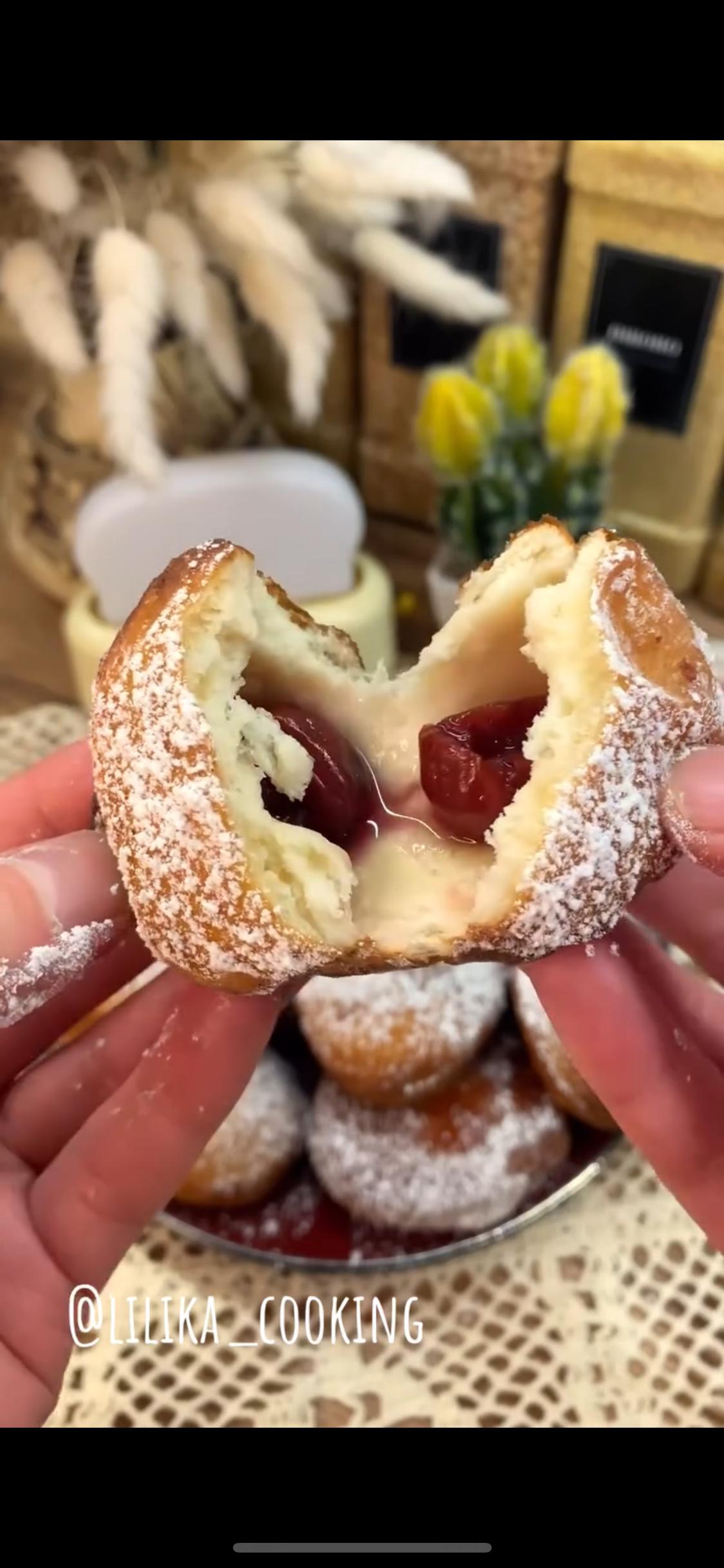 Пампушки з вишнями🍒