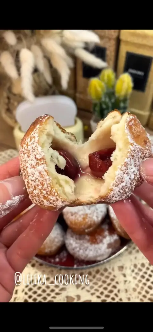Пампушки з вишнями🍒