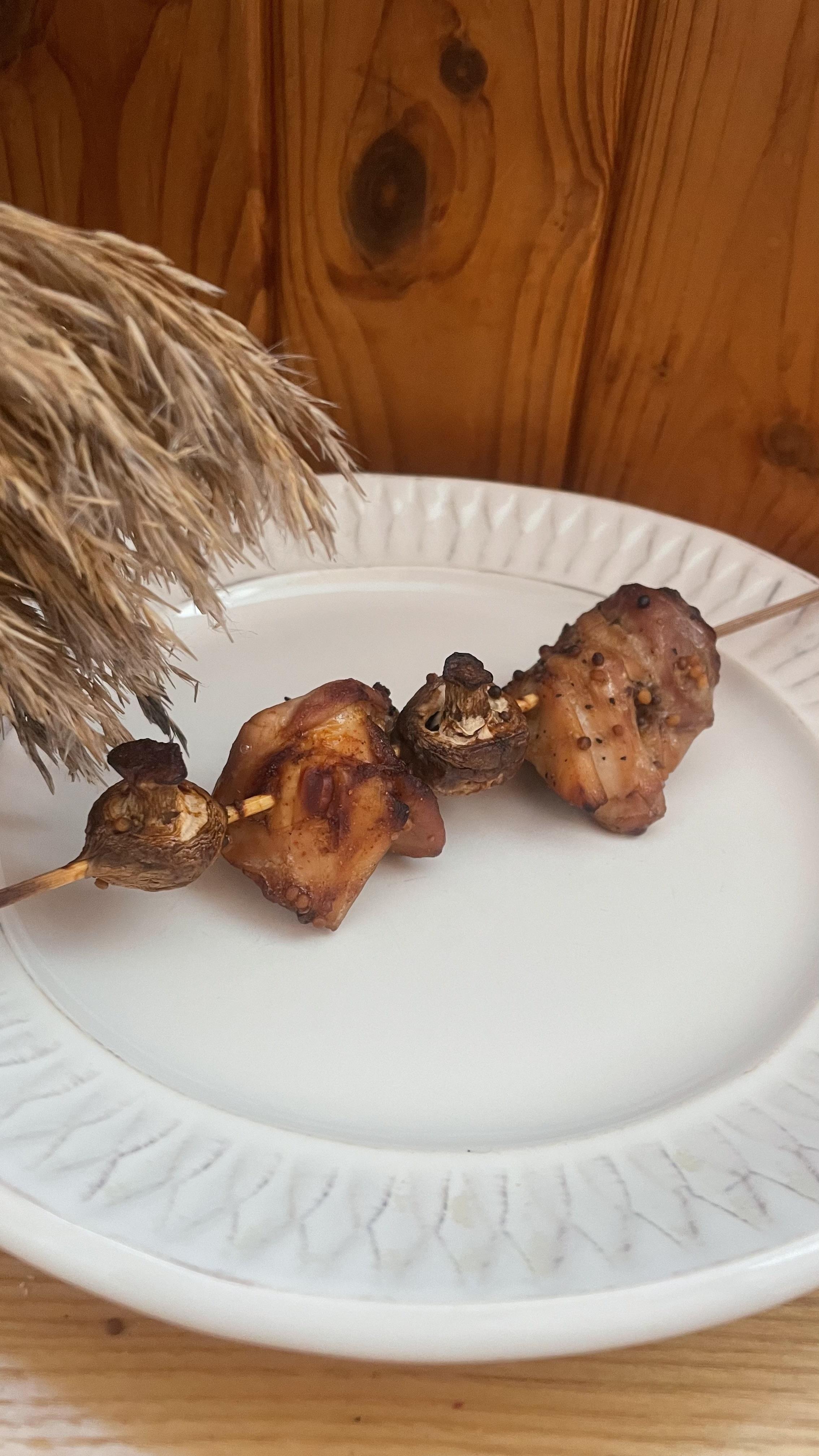 Шашлички з курки та грибами