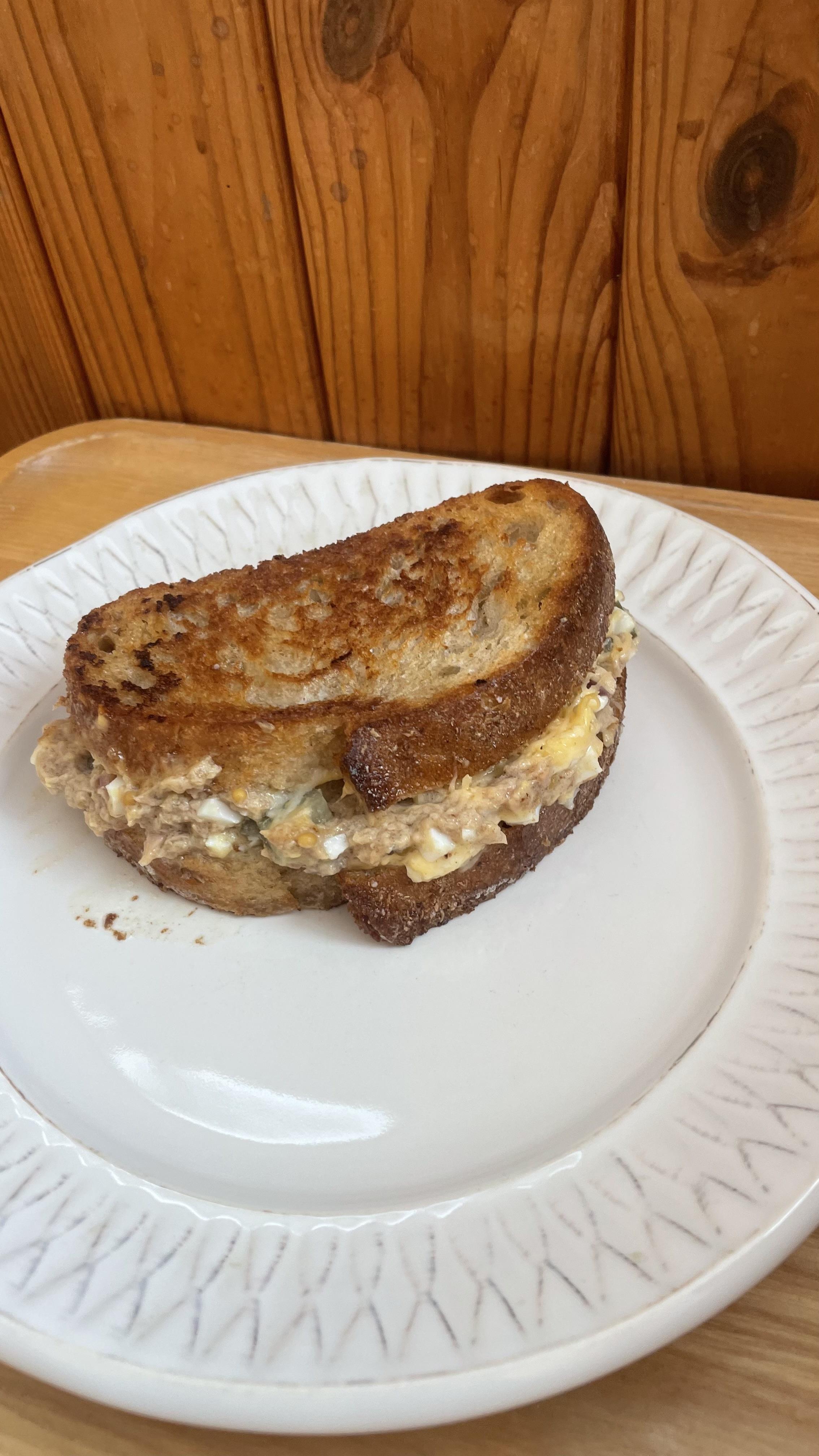 Сендвич з тунцем