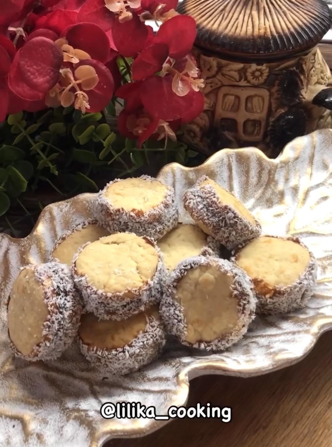 Печиво з кокосом та згущеним молоком😋