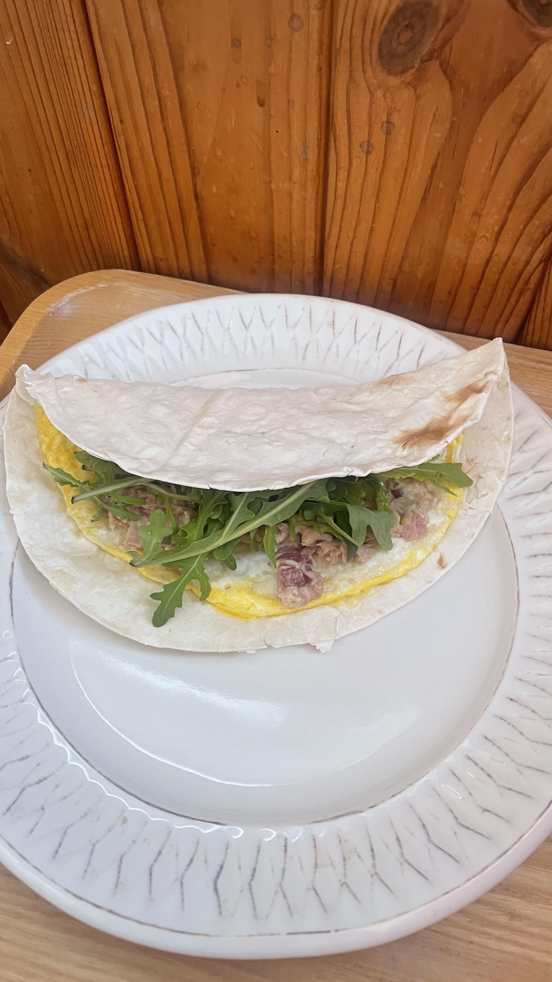 Лаваш з тунцем