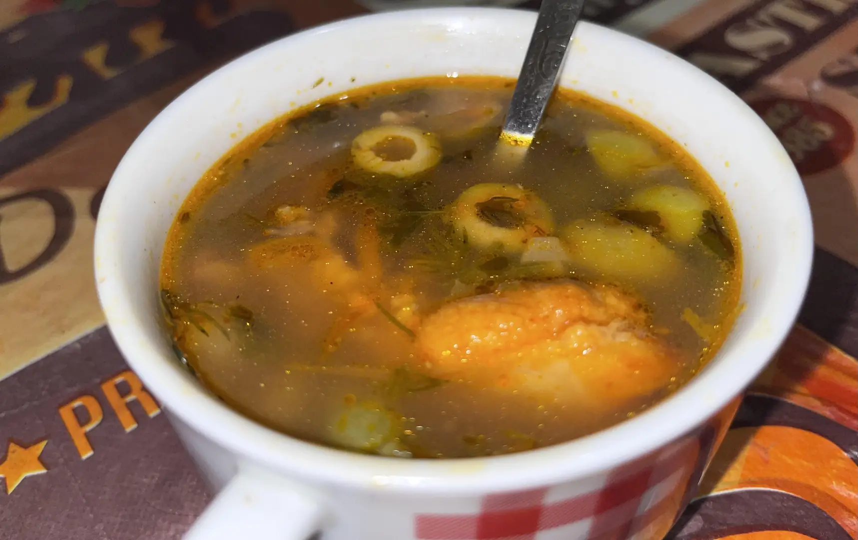 Солянка з копченою куркою