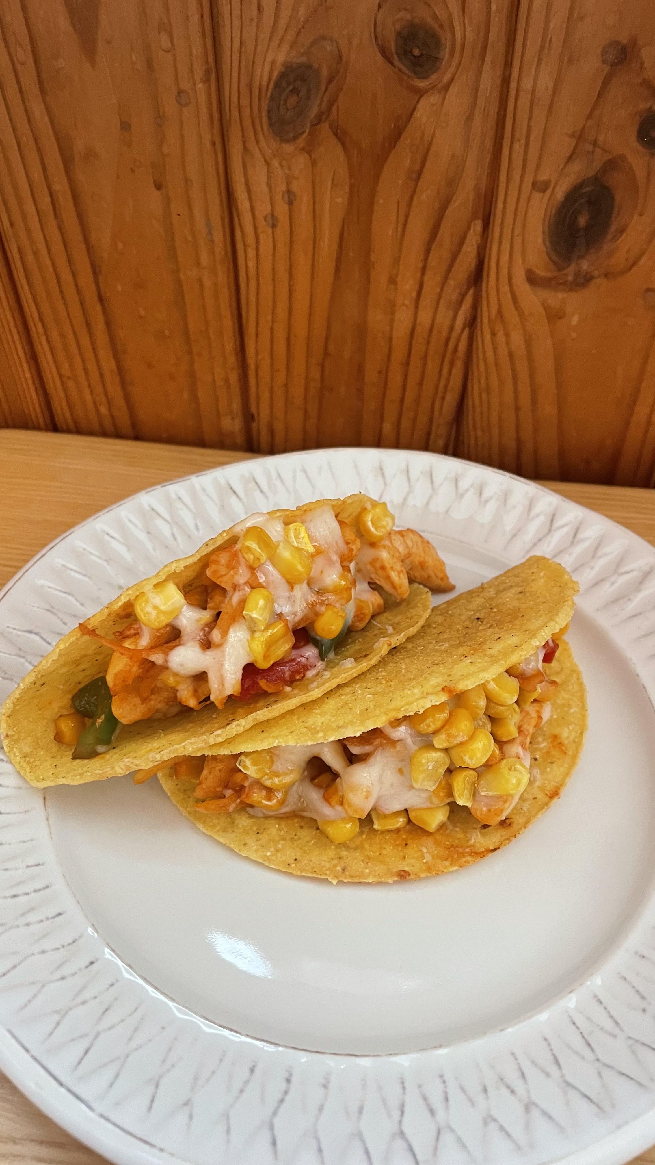 Тако з куркою та овочами