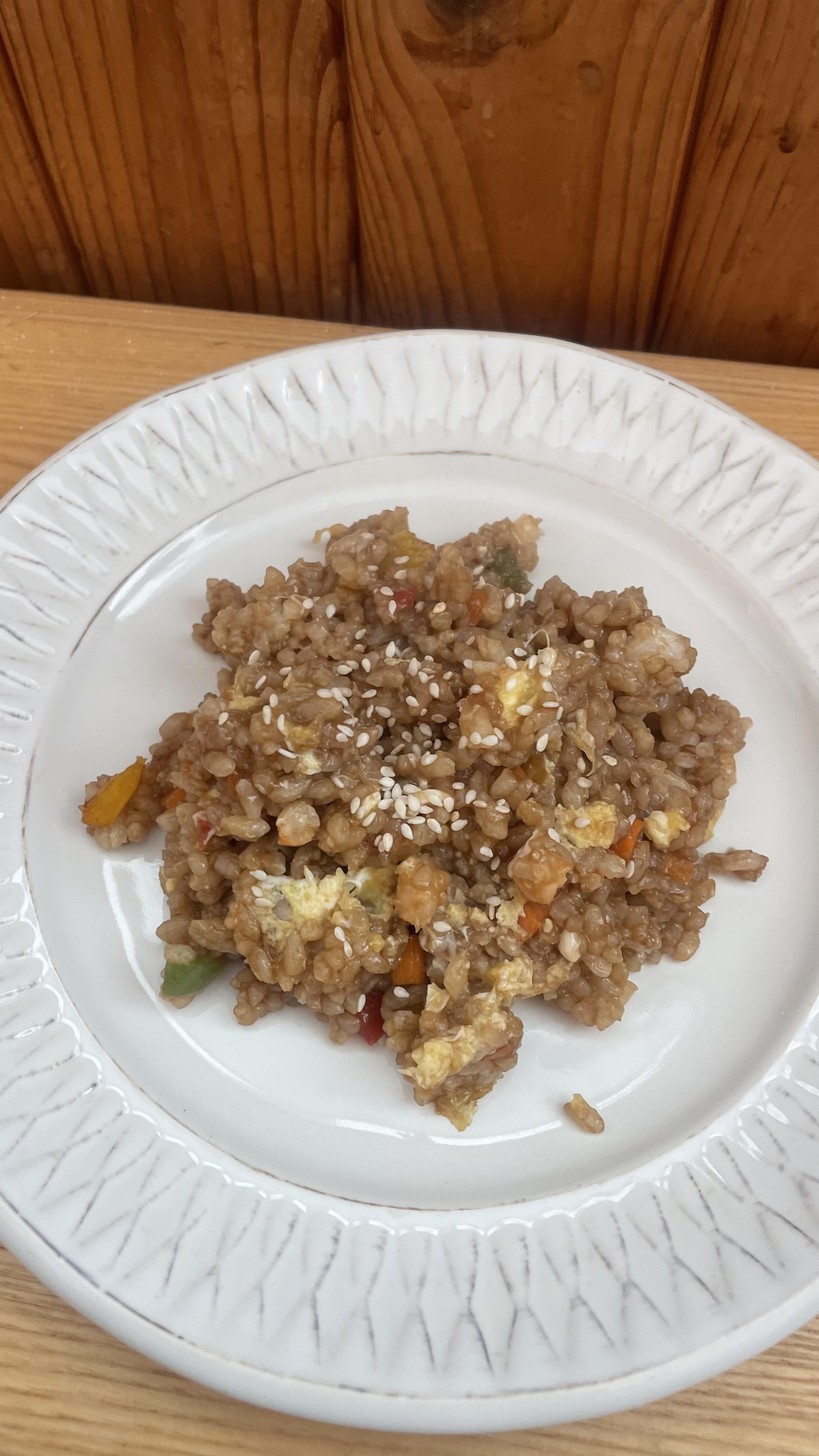 Смажений рис з креветками та овочами