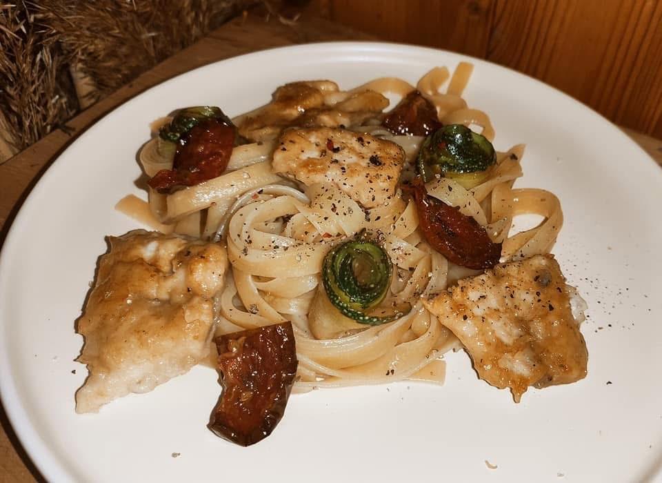 Паста з дорадо та цукіні