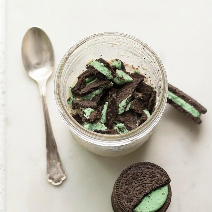 mint cookies and cream overnight oats