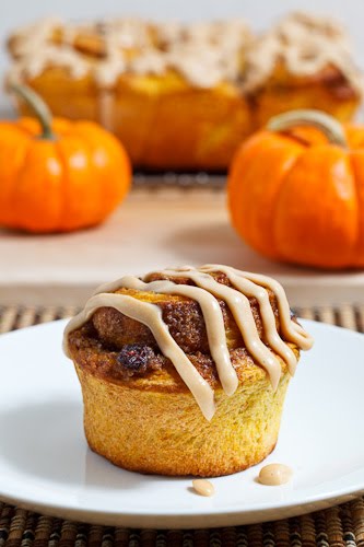 pumpkin pie cinnamon buns with caramel cream cheese frosting