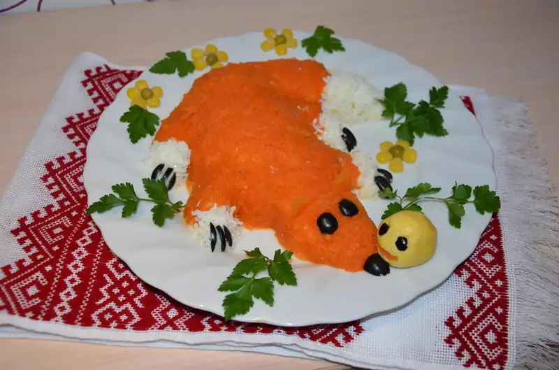 Салат "Лисичка і Колобок"