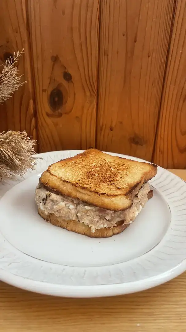 Мелт с тунцем та сиром