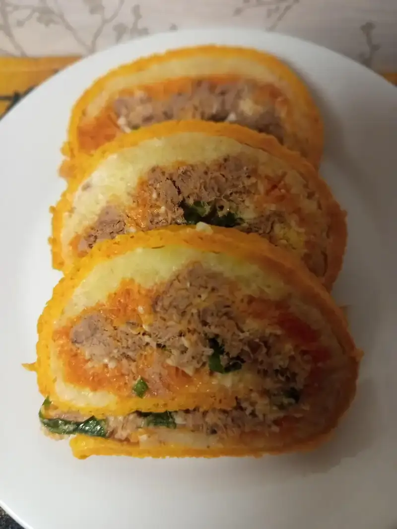 Салат "Мімоза" в рулеті