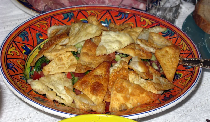 салат фаттуш (ліванська кухня)