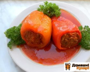 Фарширований перець з фаршем і рисом