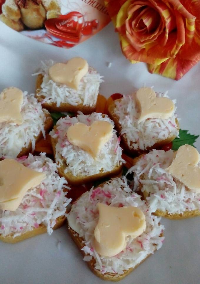 Грінки з крабовими паличками та сиром