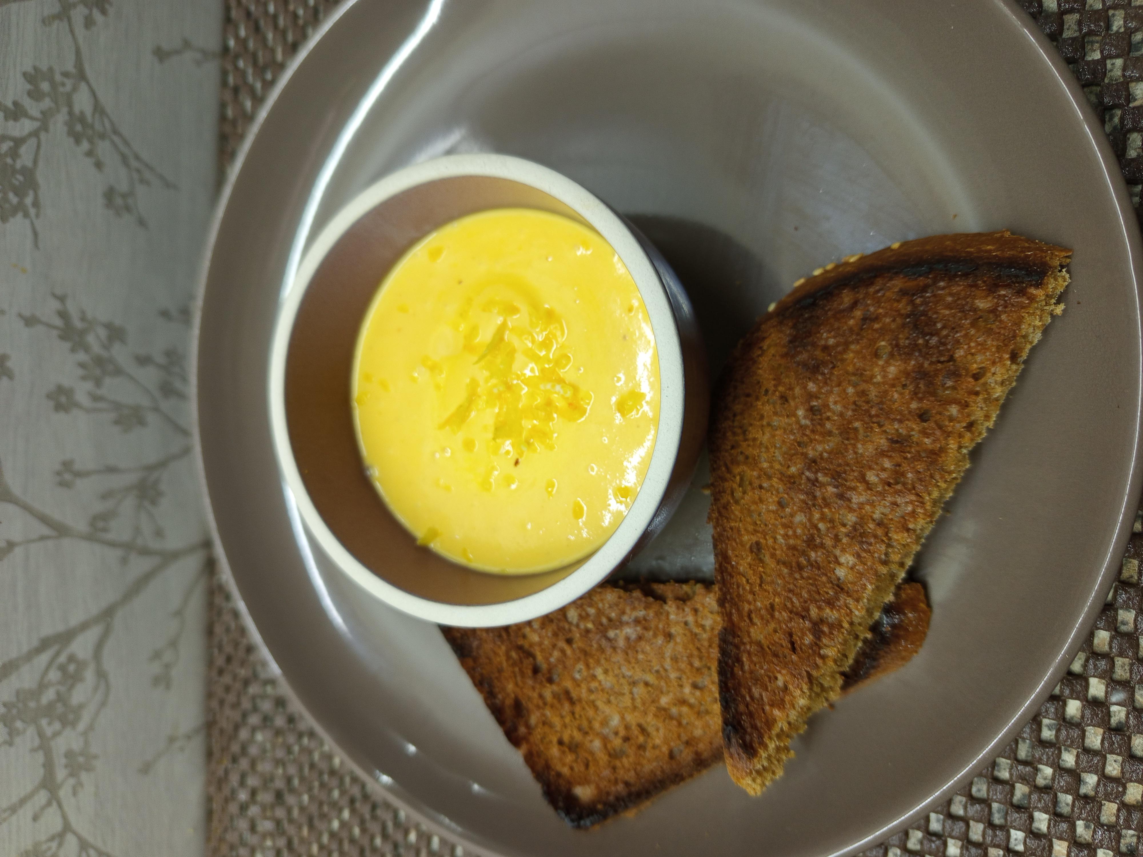 Морковный соус з фетою