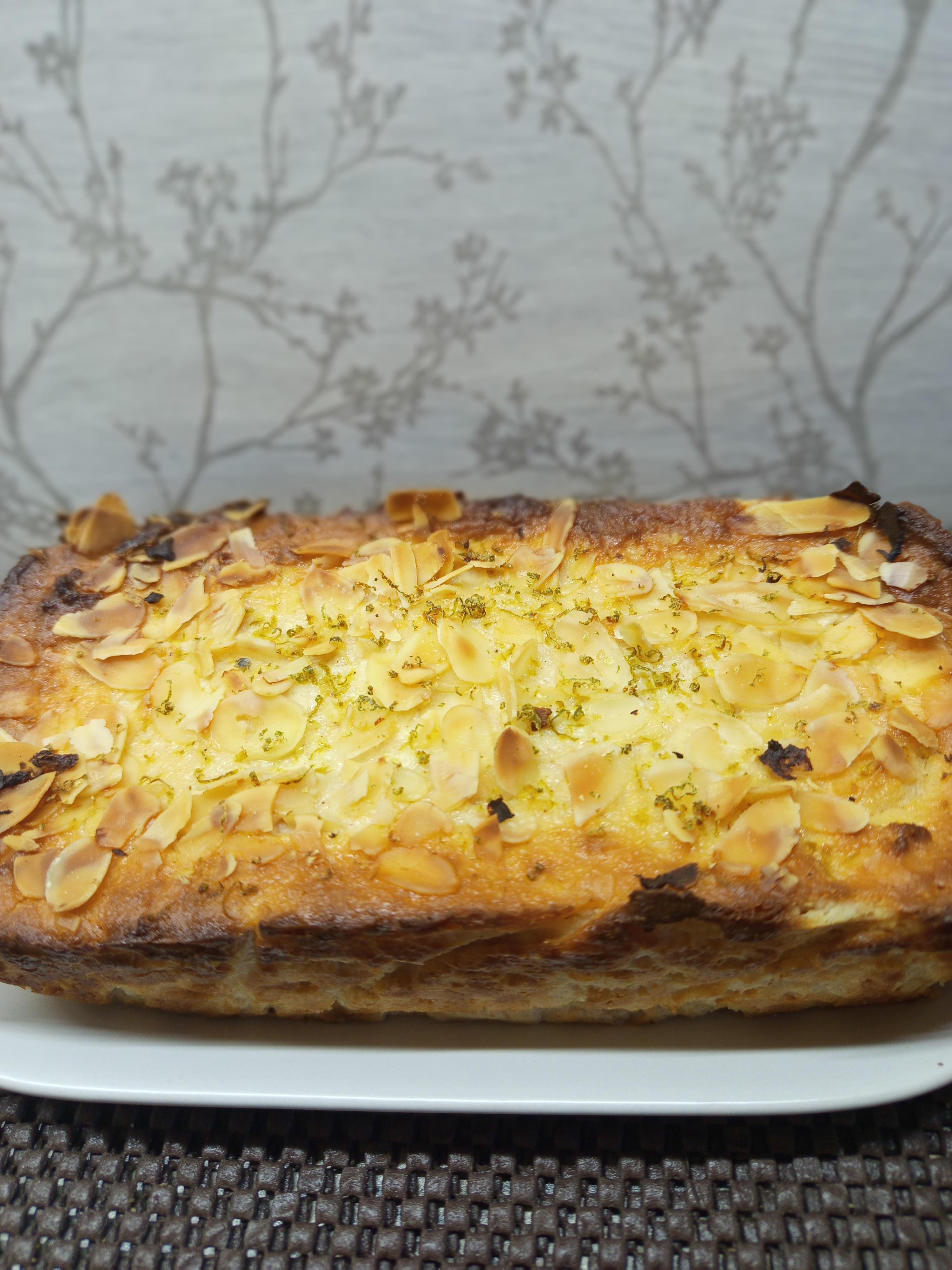 Ніжна сирна запіканка з манкою, корицею та цедрою лайма