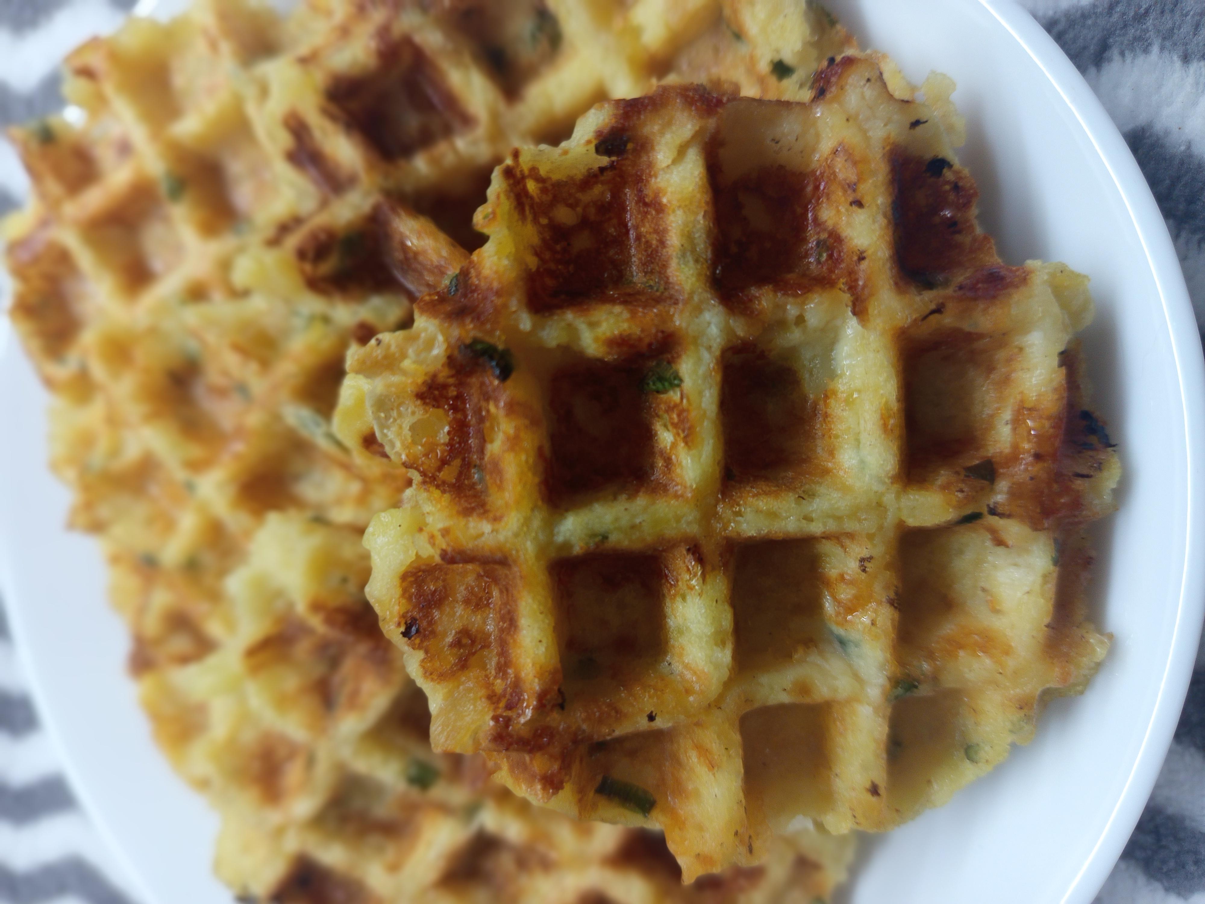 Картопляні вафлі з сиром