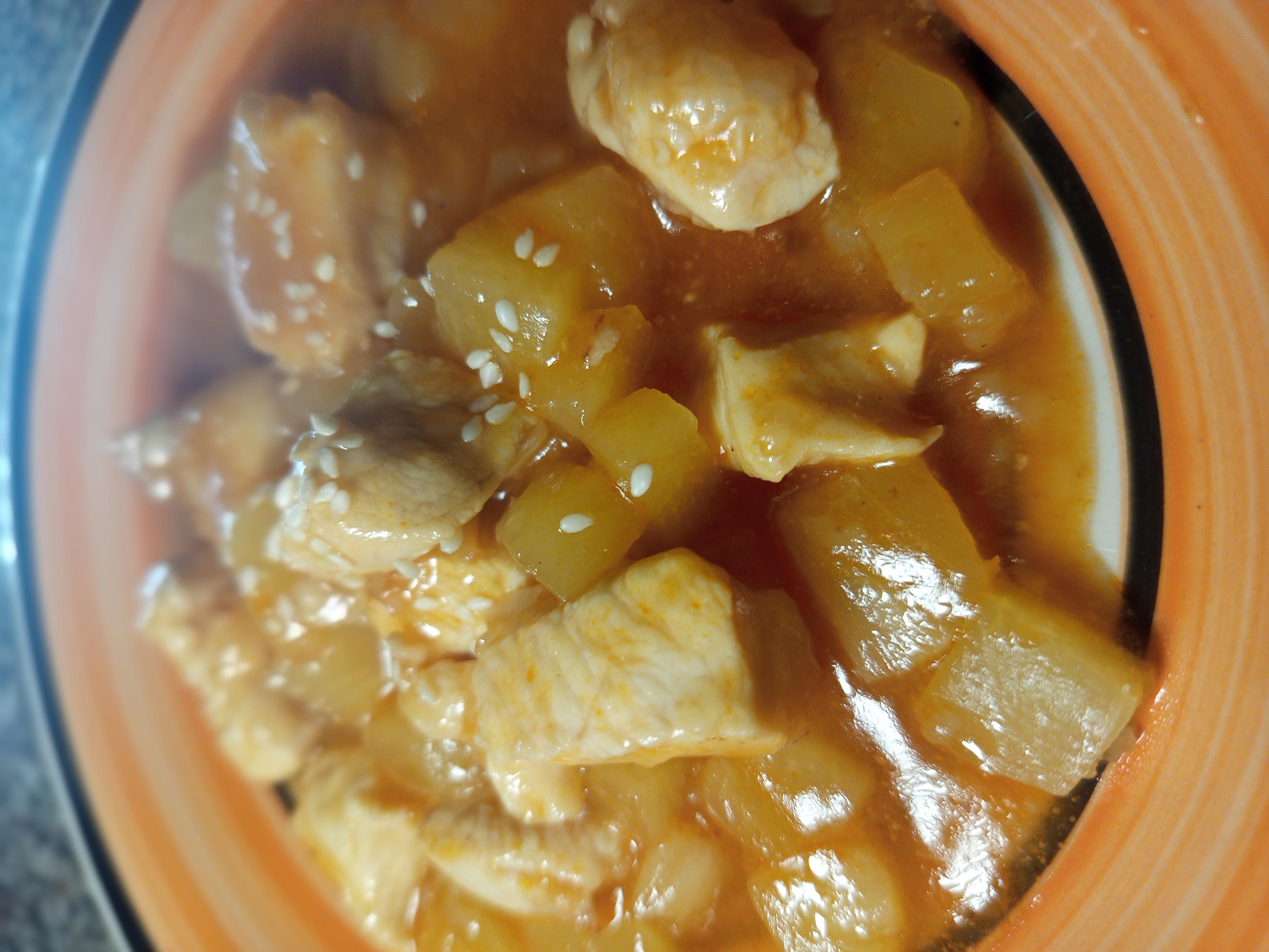 Соковите куряче філе з ананасами