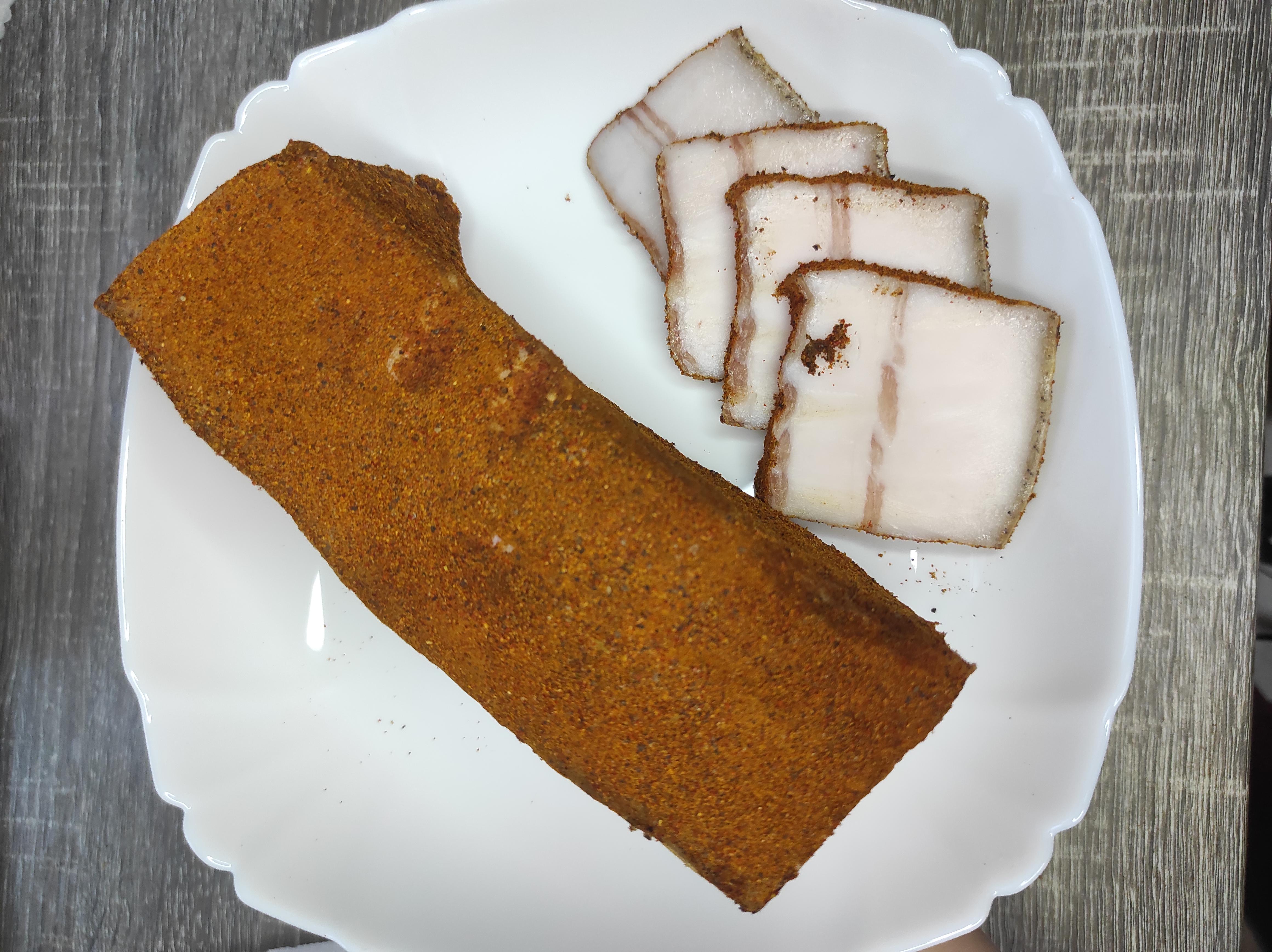 Сало в спеціях