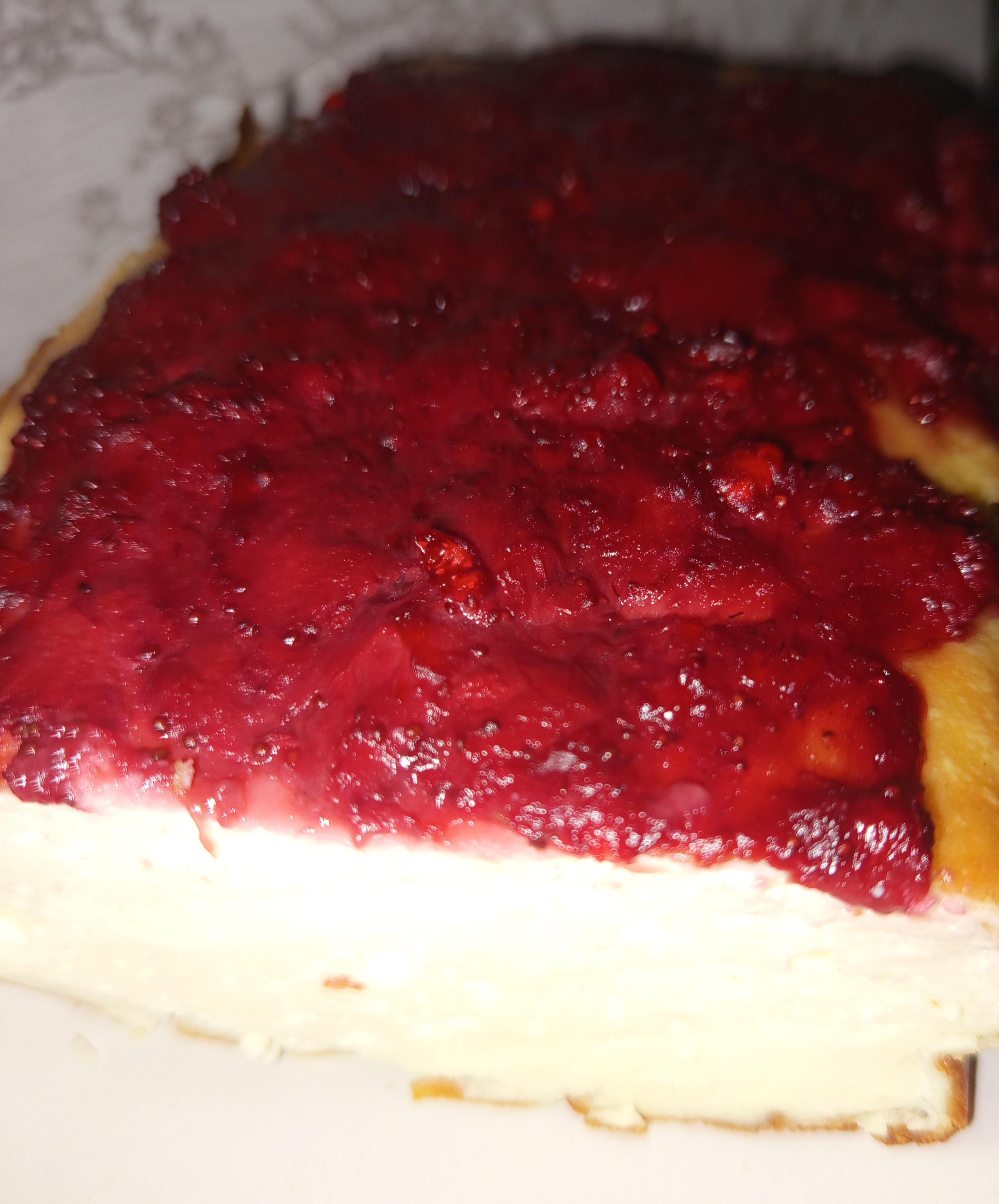 Ніжний чізкейк (сирник) з полуницею