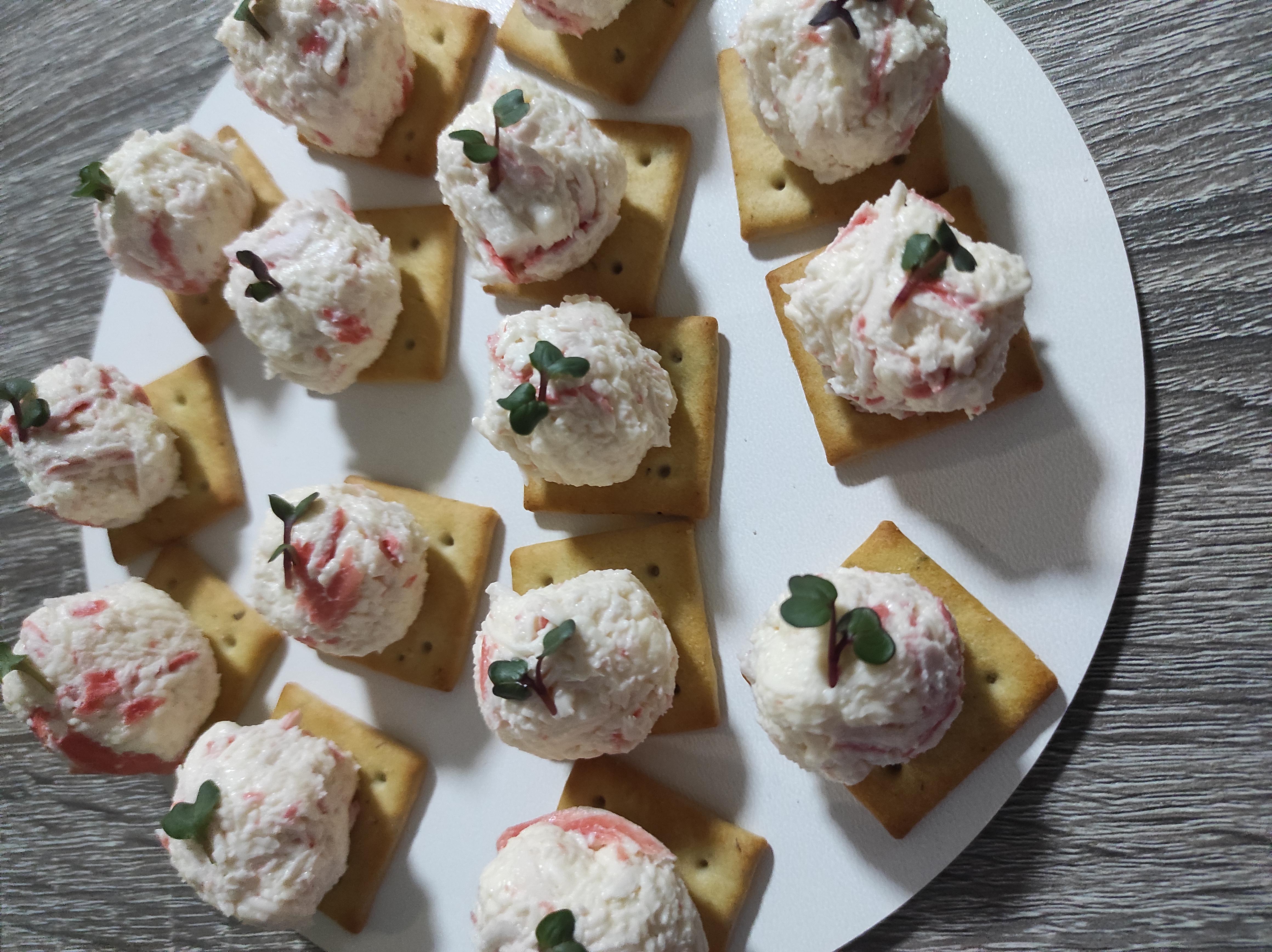 Закуска з крекерів