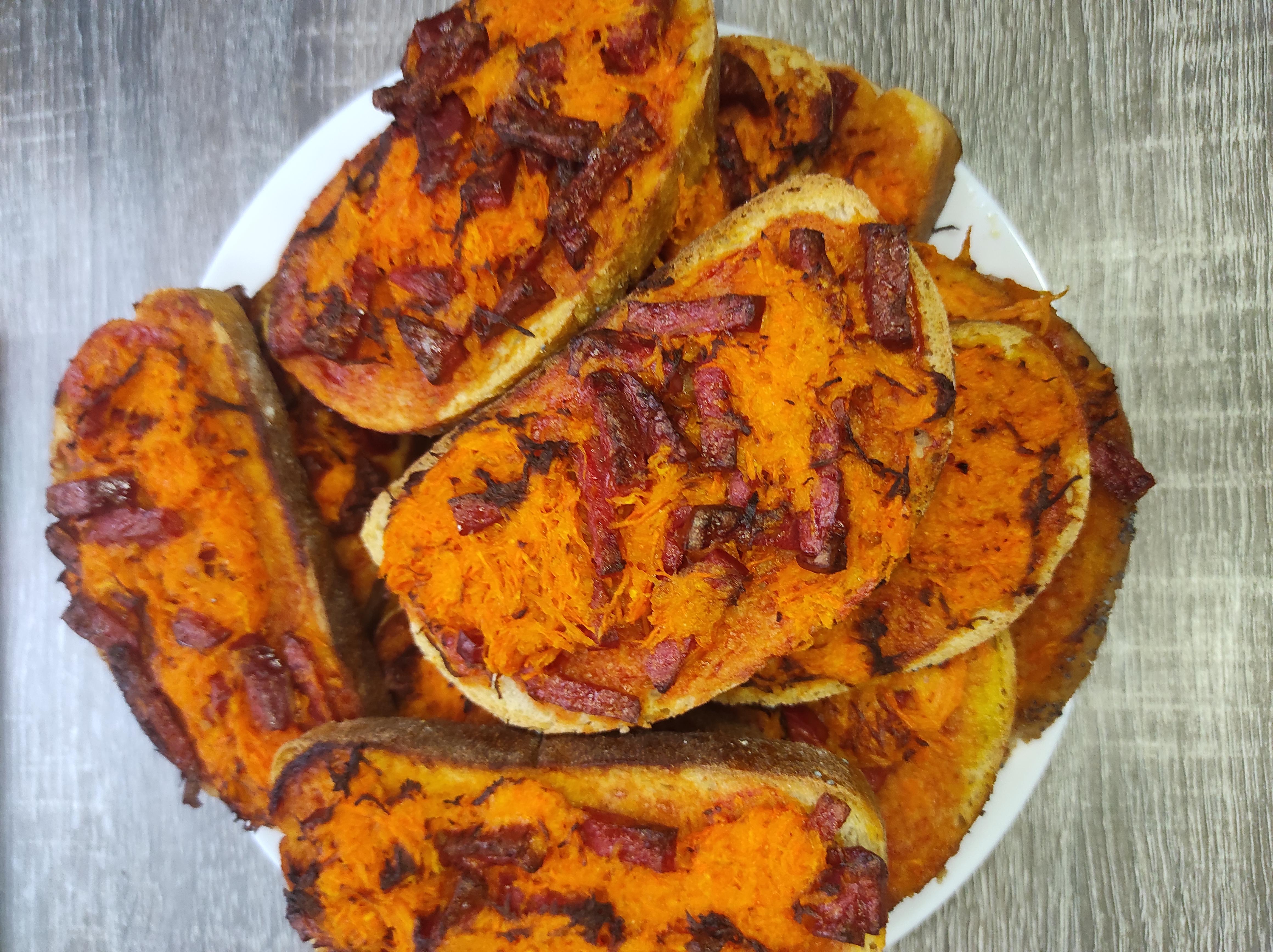 Гарячі бутерброди з моркви