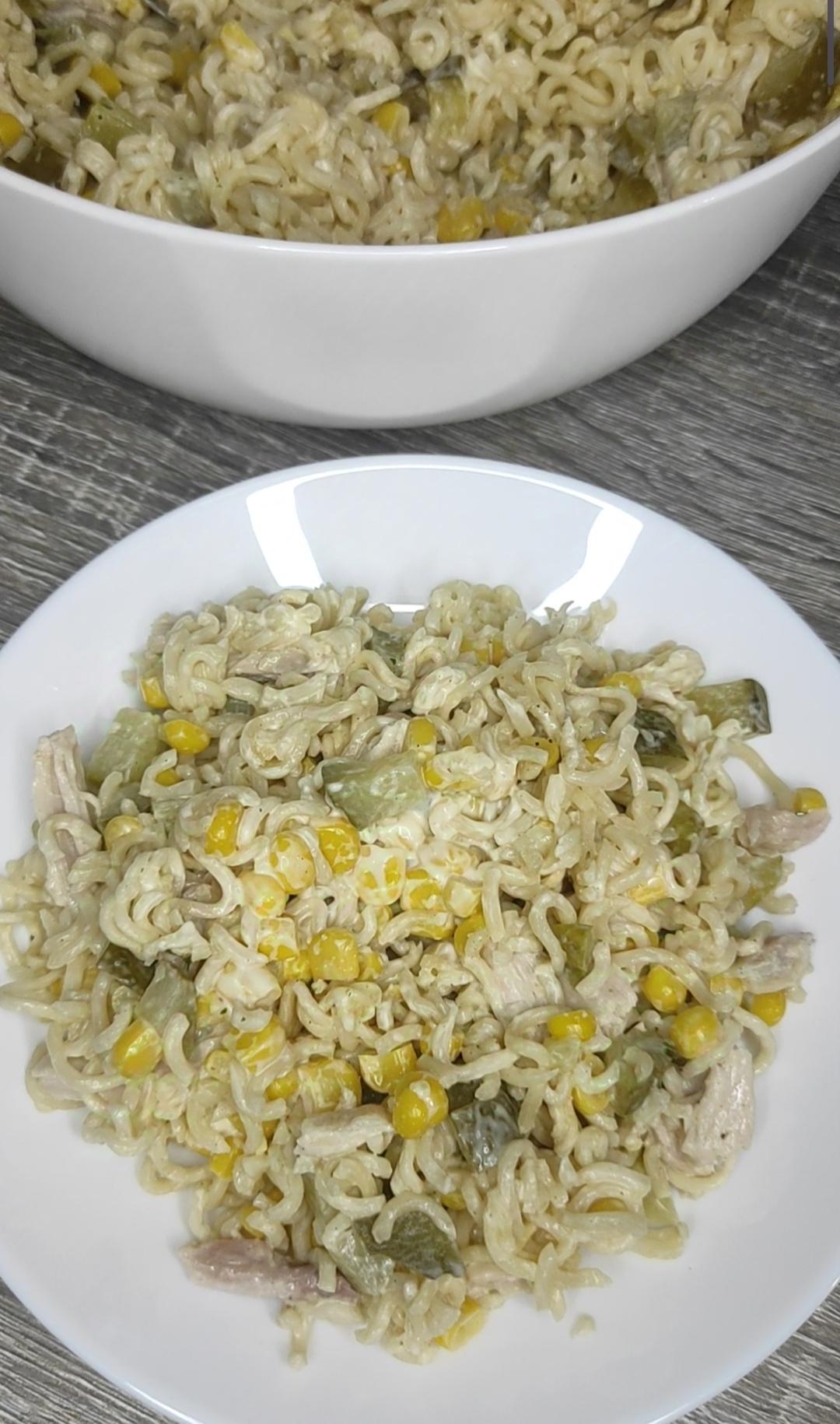 Салат з мівіни з курочкою😁