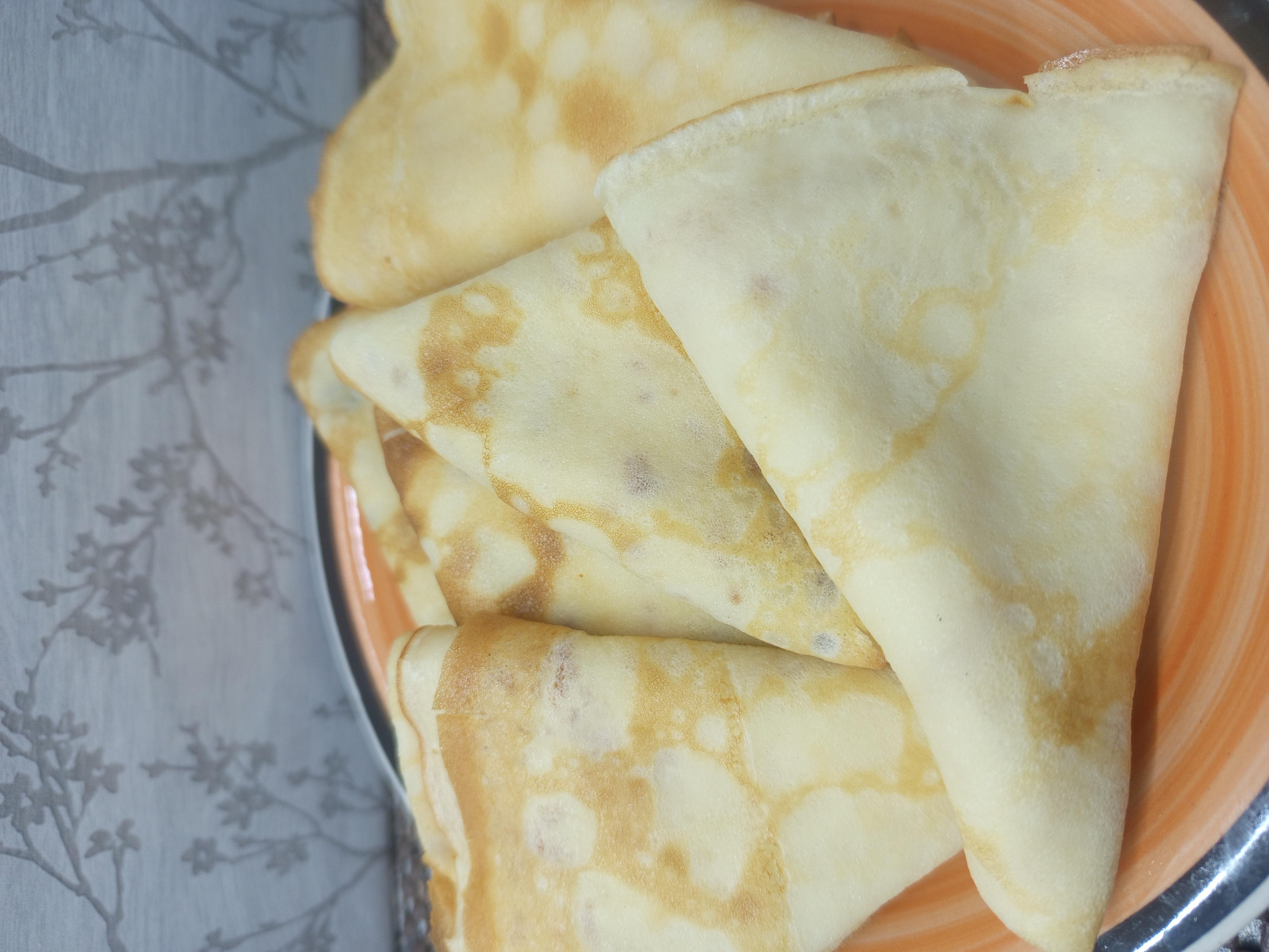 Млинці на гарячому молоці