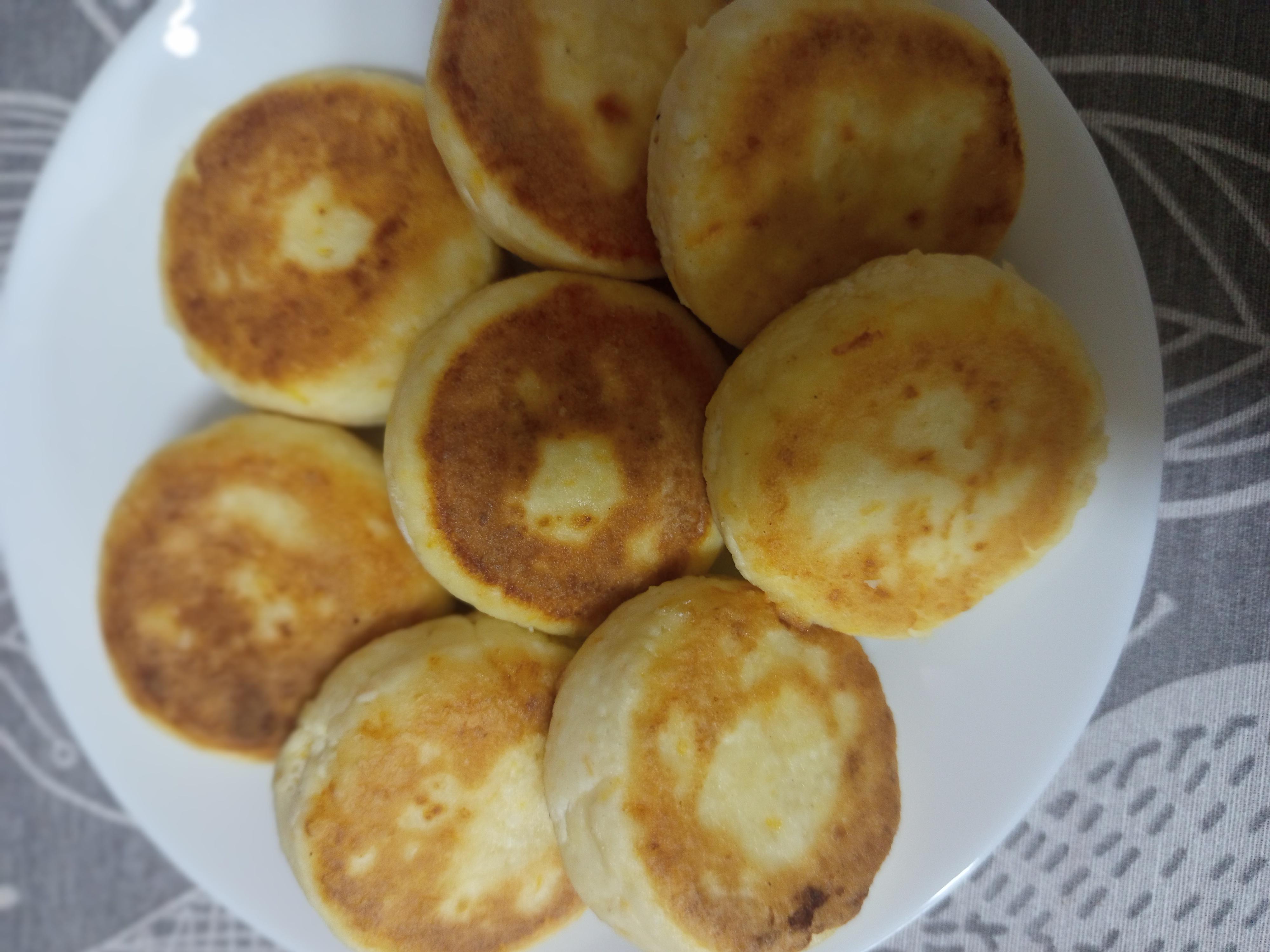 Гарбузово-апельсинові сирники з корицею