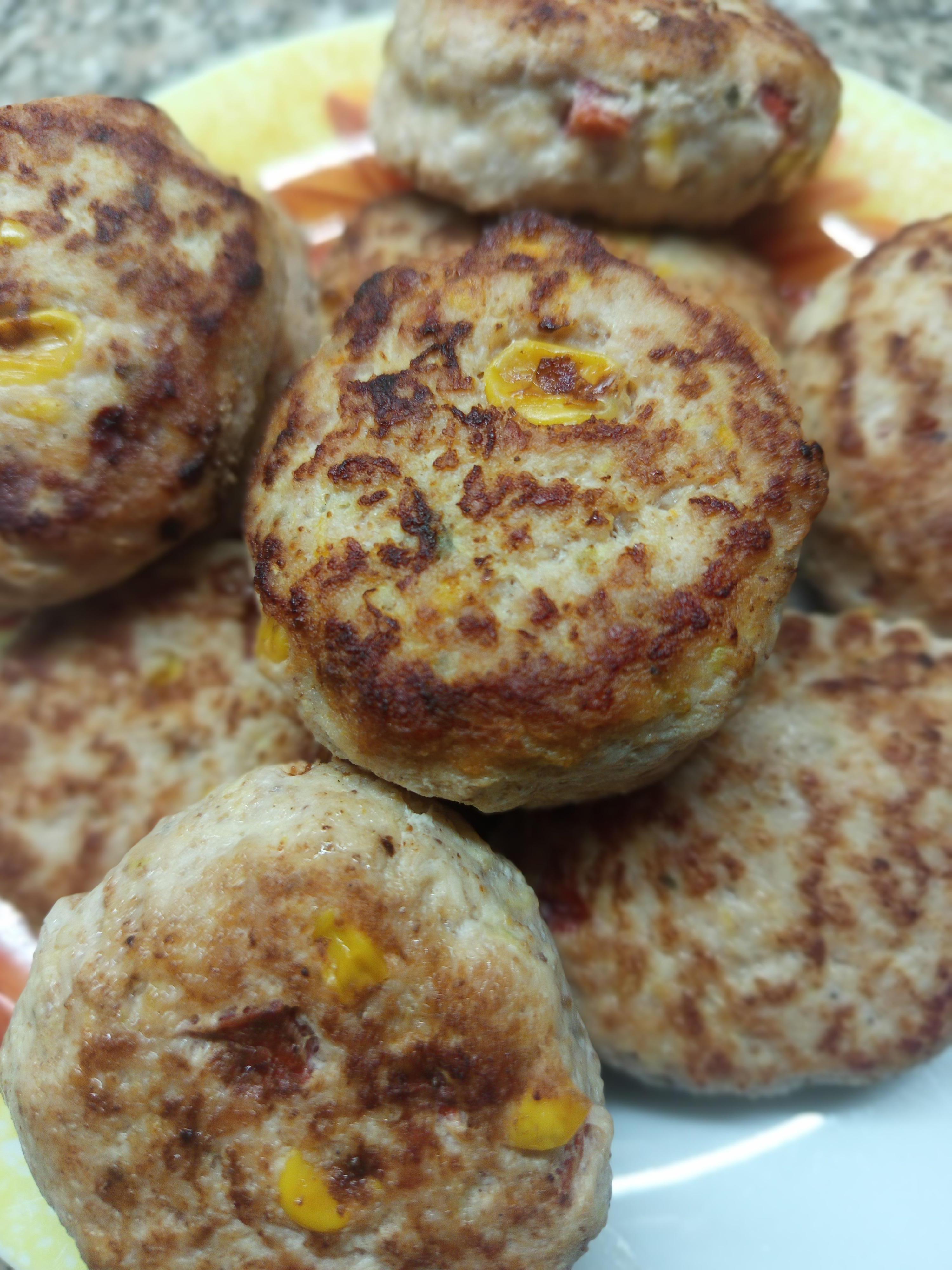 Курячі котлети з овочами