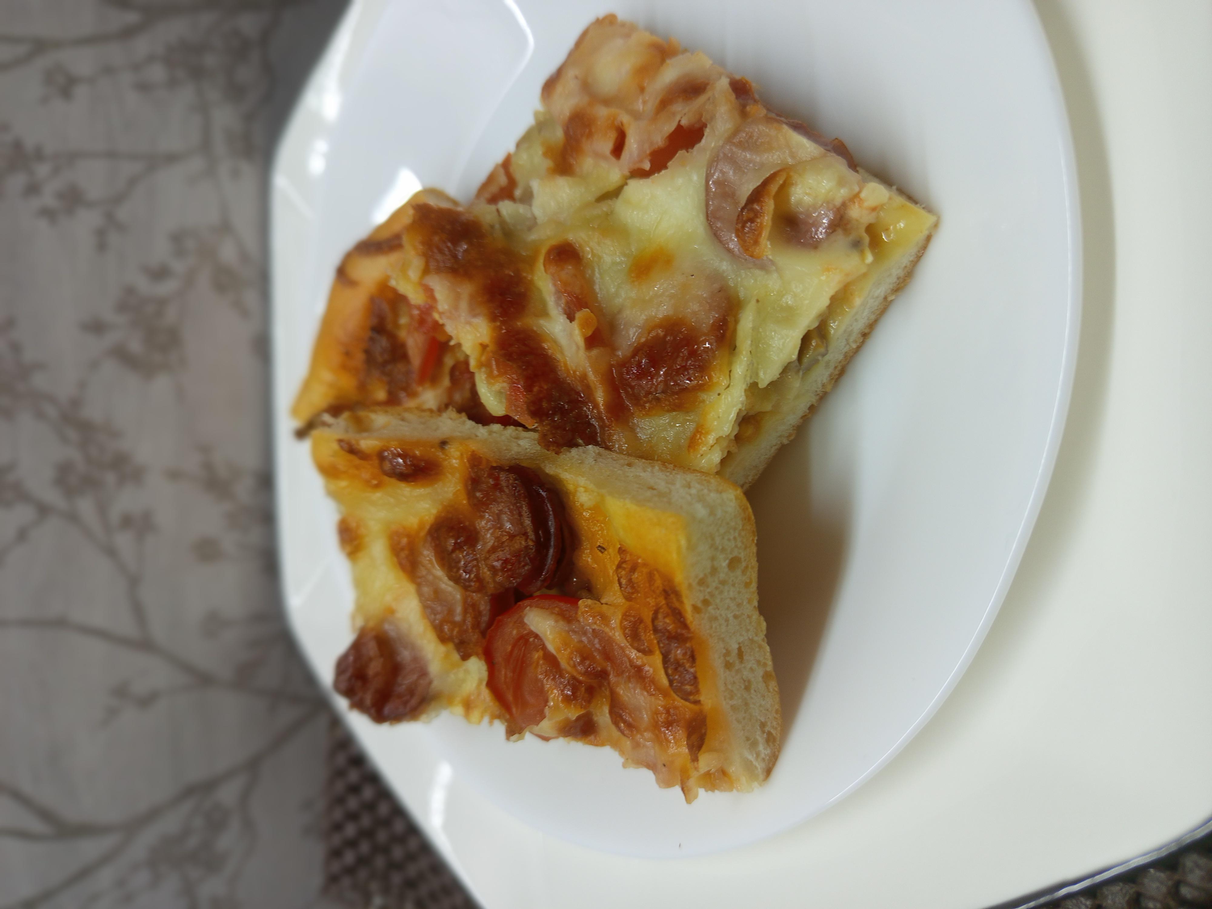 Піца на тонкому тісті