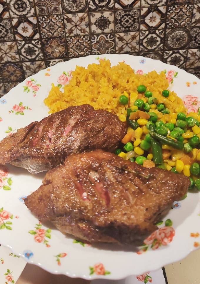 Качине філе смажене з овочами та рисом😍