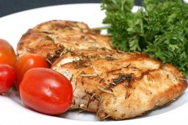 курячі грудки з цибулею