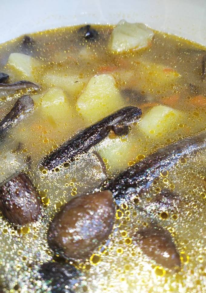 Картопля тушкована з опеньками