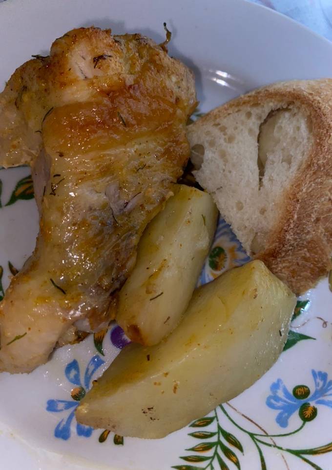 Картопля, запечена з крильцями