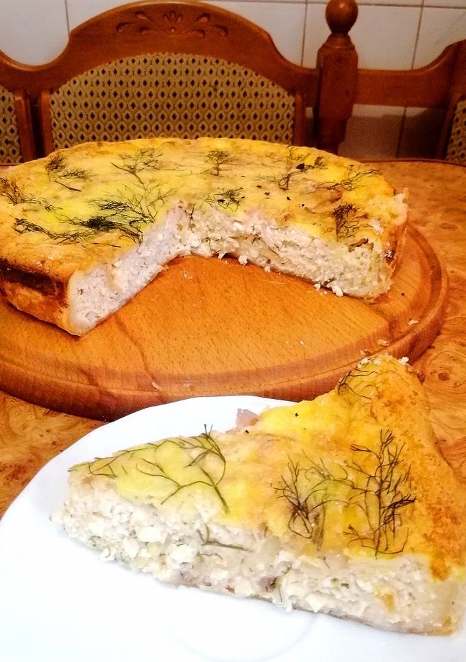 Кіш з сиром, кропом та карамелізованою цибулею