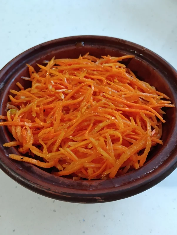 Салат з корейською морквою