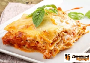 Лазанья з соусом бешамель