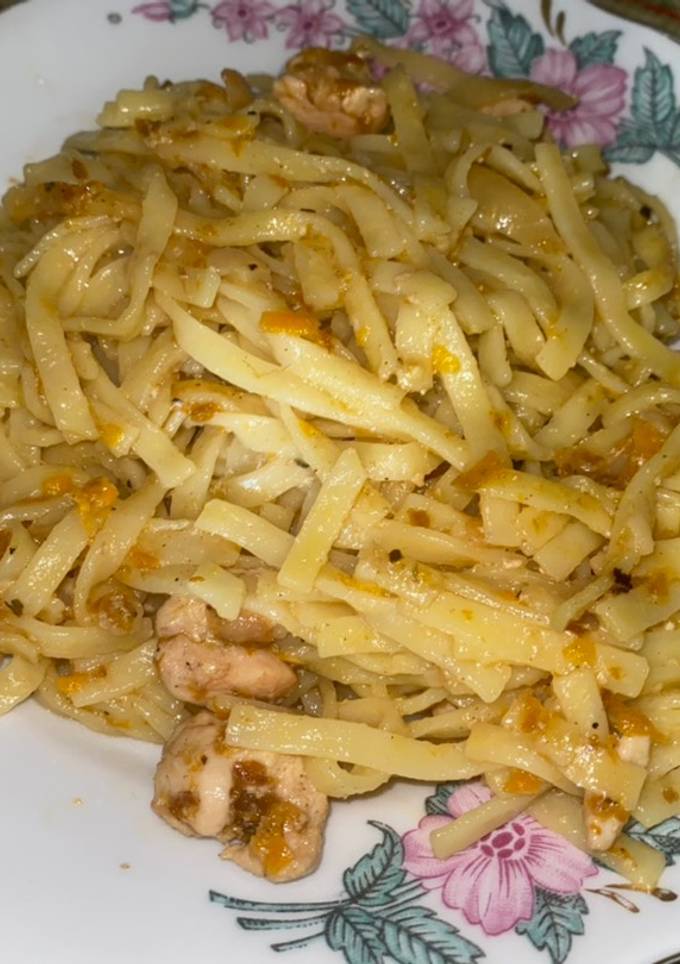 Локшина з м’ясом та овочами