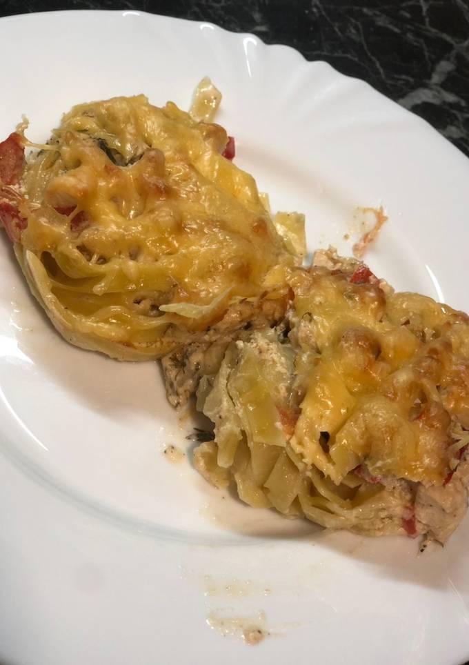 Макарони «Гнізда» запечені в духовці з куркою
