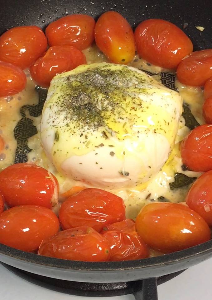 Макарони з моцарелою та помідорами черрі