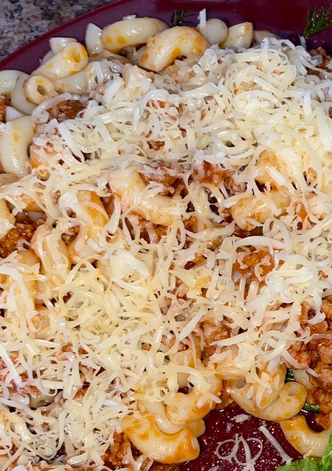 Макарони з телятиною болоньєзе